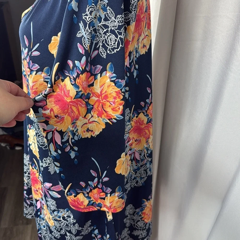 LulaRoe Elizabeth Long Sleeve Aline Tunic V-Neck Navy Blue Floral
